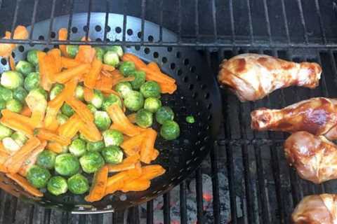 How to Cook on a Charcoal Grill For Beginners