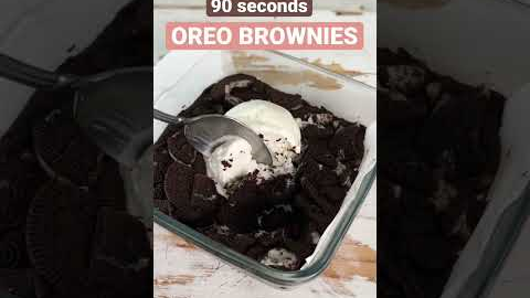 EGGLESS OREO BROWNIES IN 90 SECONDS *ONLY* 😳 Brownies in Microwave #shorts