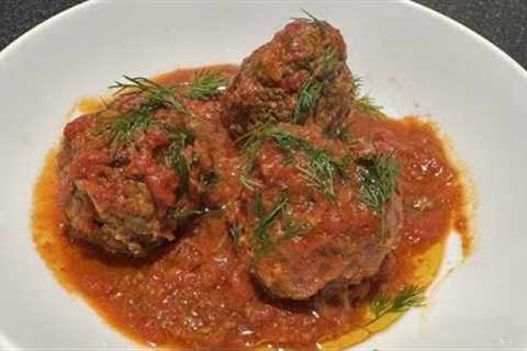 Iranian-Style Meatballs in a Spicy Tomato Sauce