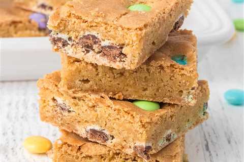 Easy Easter M&M Blondies Recipe