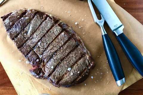 How to Season a New BBQ Grill For Steak