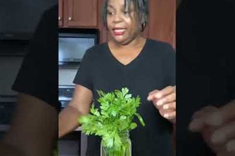 🛑 Stop fresh herbs from going bad so quick #Shorts | Kitchen Cooking hacks (Ep. 6)