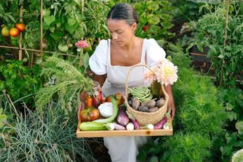 SUMMER KITCHEN GARDEN: Cooking with What I Grow (Off Grid Life in a Cottage Garden)