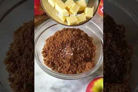 *YUMMIEST* APPLE CRISP RECIPE AT HOME | HOW TO MAKE APPLE CRISP WITH OATS #shorts