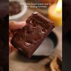 *BEST EVER* EGGLESS SIZZLING BROWNIE RECIPE WITH A TWIST #shorts