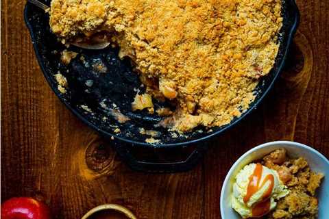 Smoked Bourbon Apple Crumble