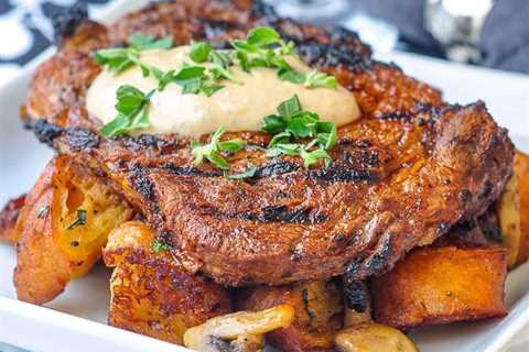 Dry Rubbed Steak with Smoked Paprika Aioli